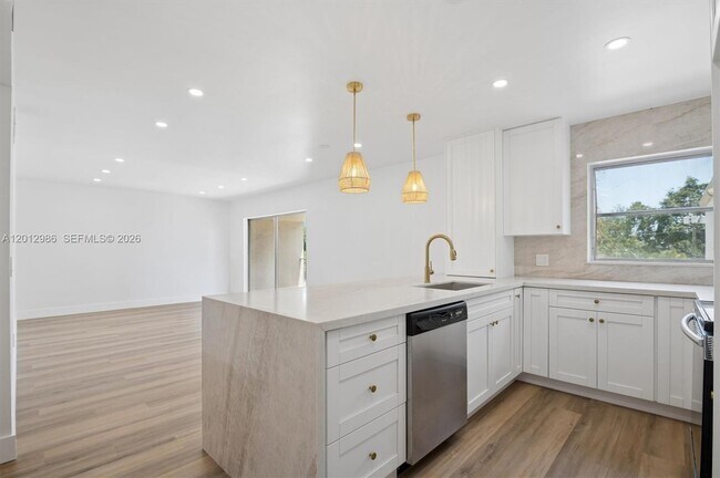 Building Photo - 7775 SW 86th St