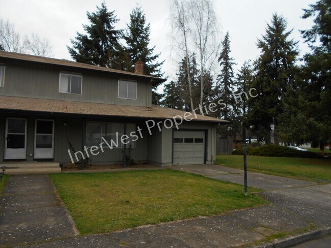 Building Photo - 6627-6627 SW 201st Ct