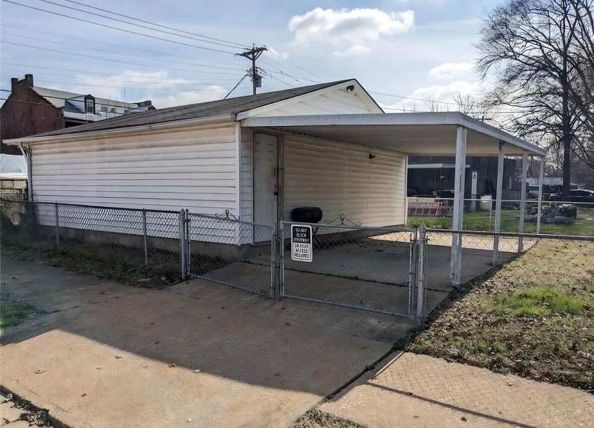 Building Photo - 7602 Pennsylvania Ave