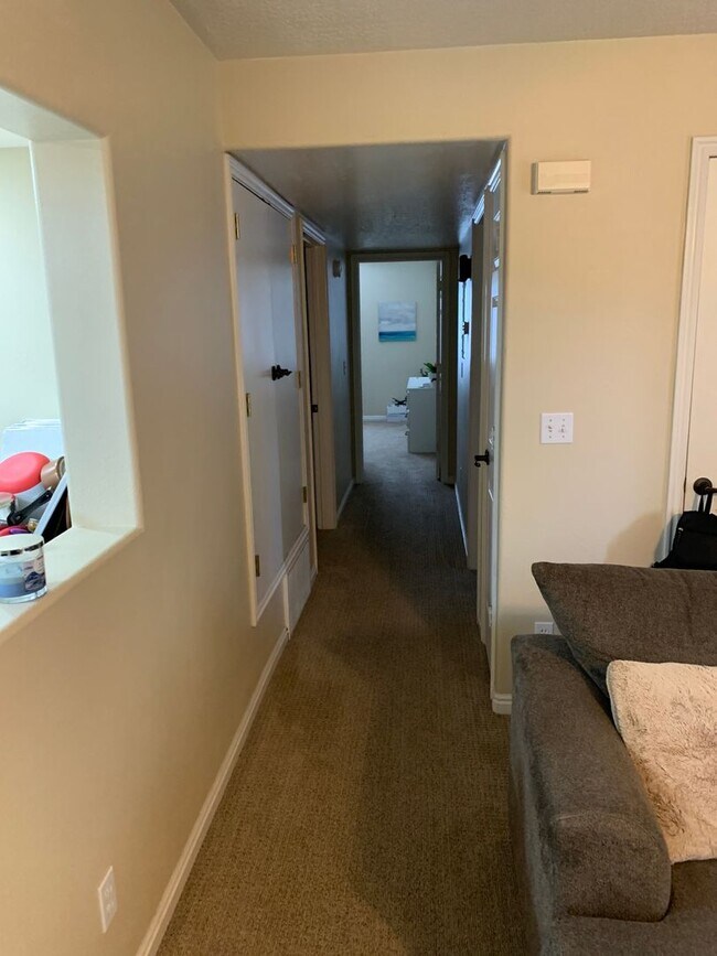 Building Photo - Beautiful 2 Bedroom Condo in North Orem