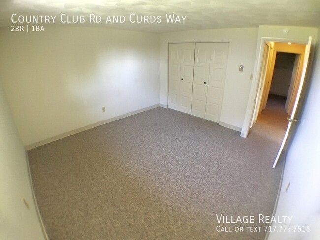 Building Photo - Huge 2-Bed apartment with washer/dryer hoo...