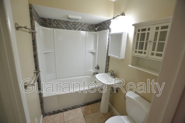 Building Photo - 119 N Longfellow Blvd