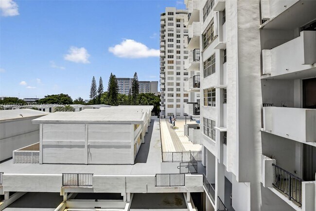 Building Photo - 2750 NE 183rd St