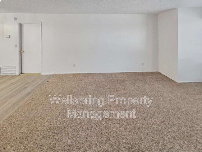 Building Photo - 936 W Perdew Ave