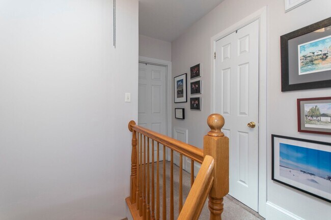 Building Photo - 1823 Pine St