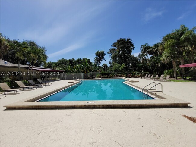 Building Photo - 7523 Greenlake Dr