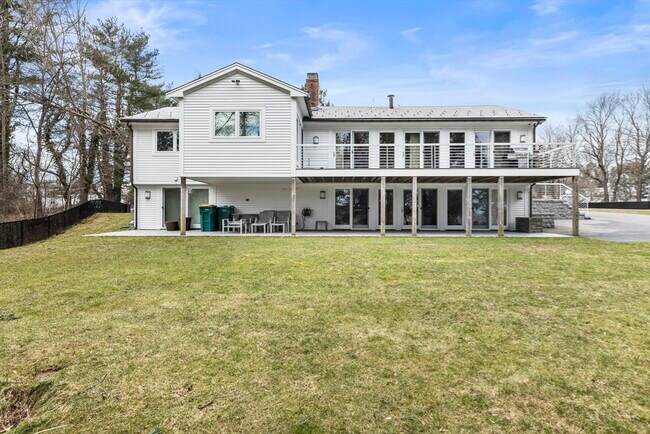 Building Photo - 744 Neponset St