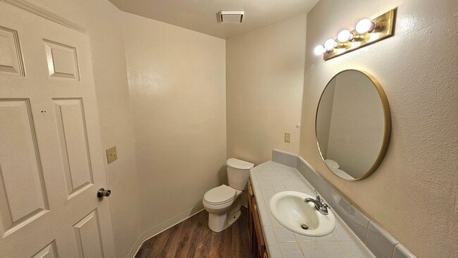Building Photo - Beautifully Updated 3 Bedroom, 2 Bathroom Home in a Quiet Cul-de-Sac!