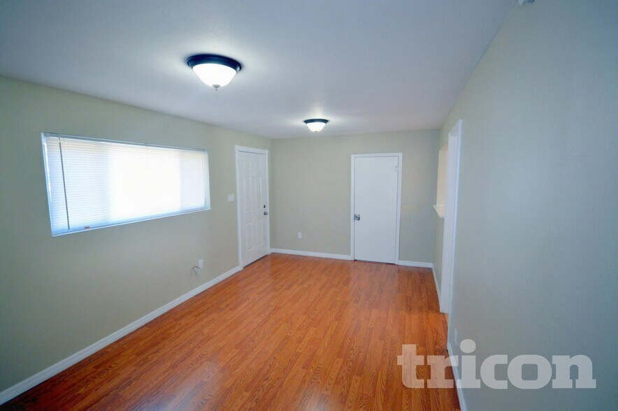 Building Photo - 7707 Silver Oak Ln