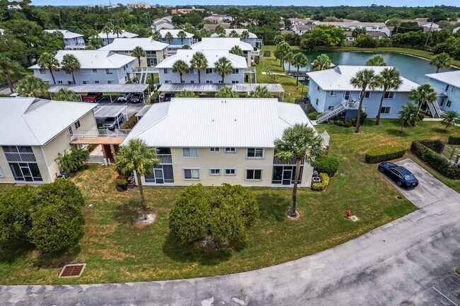 Building Photo - 175 SE Village Dr