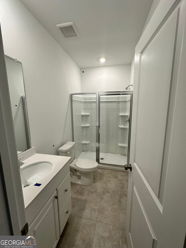 Building Photo - 5772 Plaza Dr SE