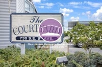 Building Photo - 3 Bed 2 Bath - Downtown - Assigned Parking
