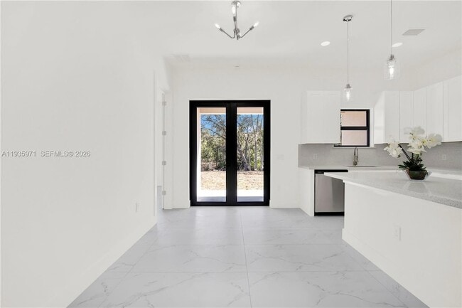 Building Photo - 66 Organ St