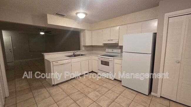 Building Photo - 789 Zella Ln