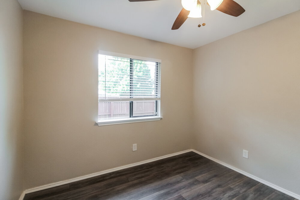 Building Photo - 912 Blewitt Dr