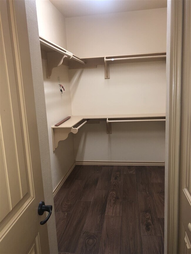 Building Photo - 8216 Casa Verde Rd