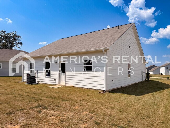 Building Photo - New Construction - 3 Bed / 2 Bath Home wit...