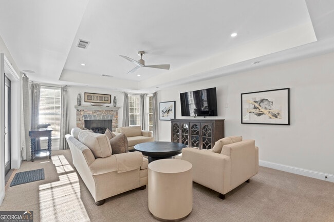 Building Photo - 102 N Cove Dr