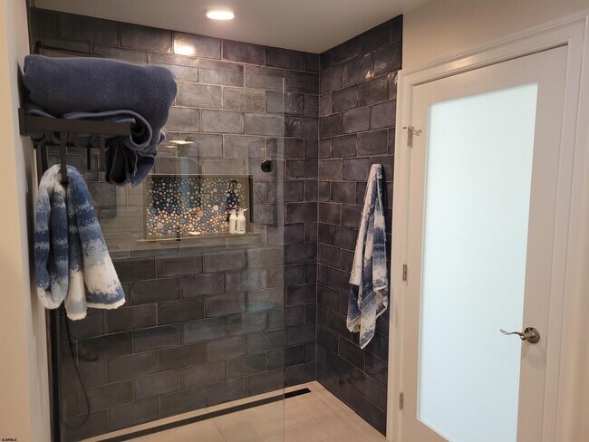 Building Photo - 8601 Fulton Ave