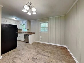 Building Photo - 4554 Wesley Dr