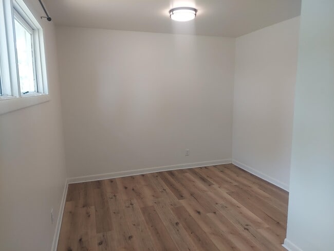 Building Photo - 311 Stewart Dr