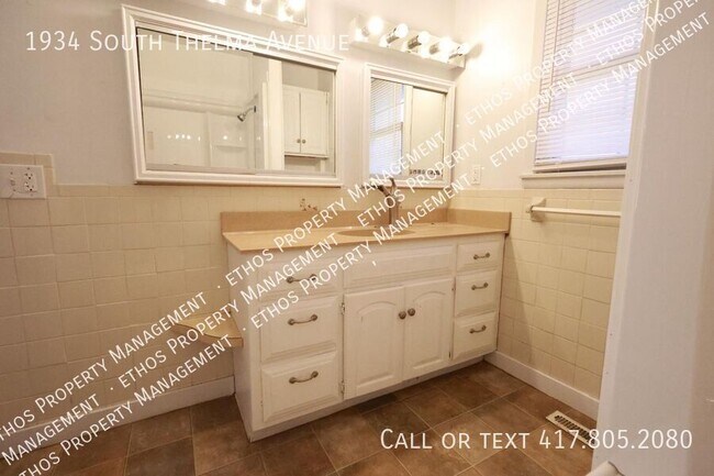 Building Photo - 1934 S Thelma Ave