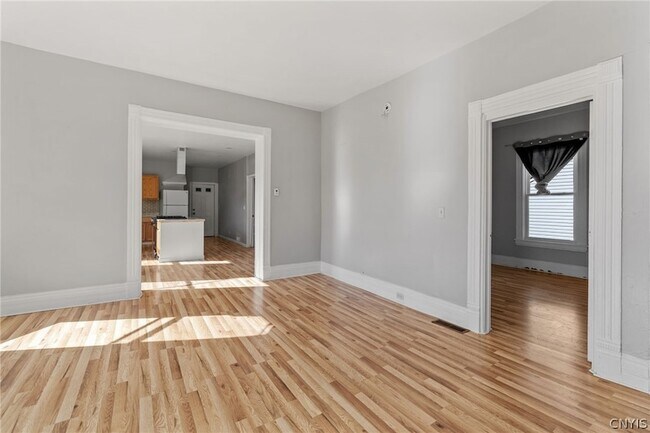 Building Photo - 319 Merriman Ave
