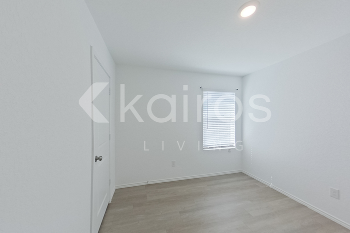 Building Photo - 4105 Waterfall Cv
