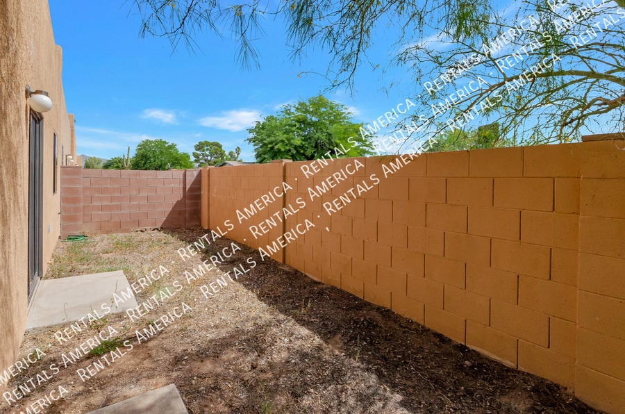 Building Photo - 7202 E Chelsie Kaye Ln