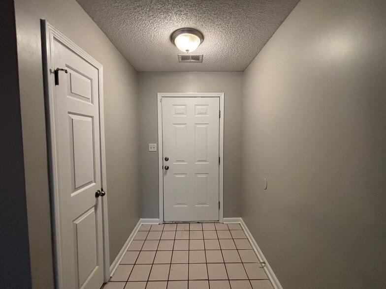 Building Photo - 9532 Chi Chi Cove