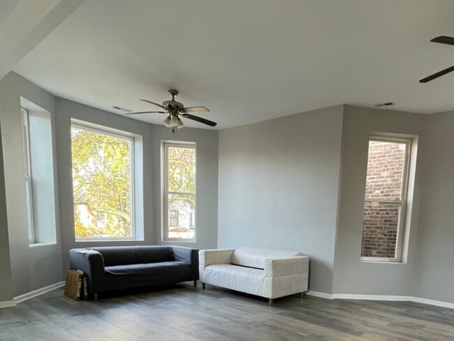 Building Photo - 1939 S Sawyer Ave