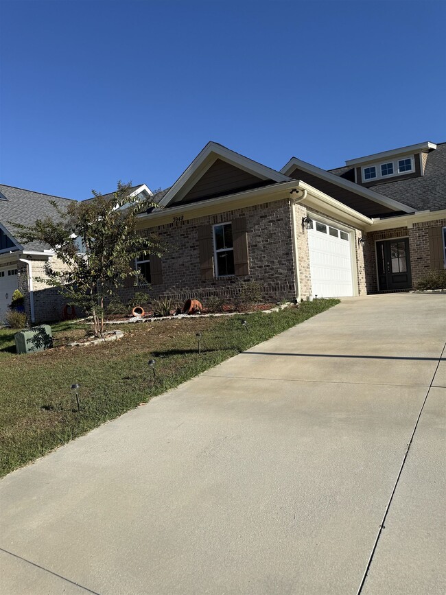 Building Photo - 3948 Ella Dr