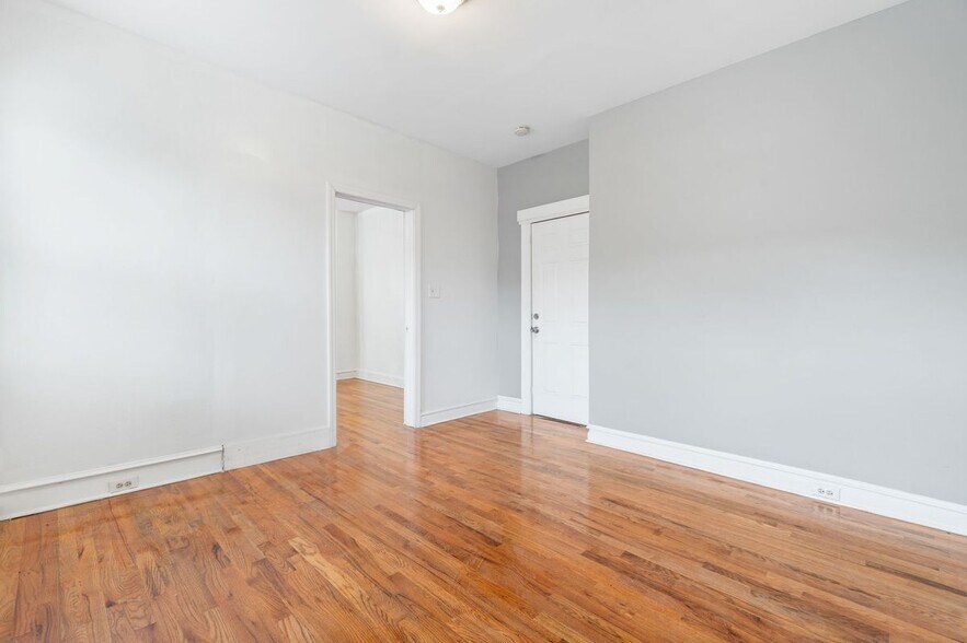 Building Photo - 156 Shepard Ave