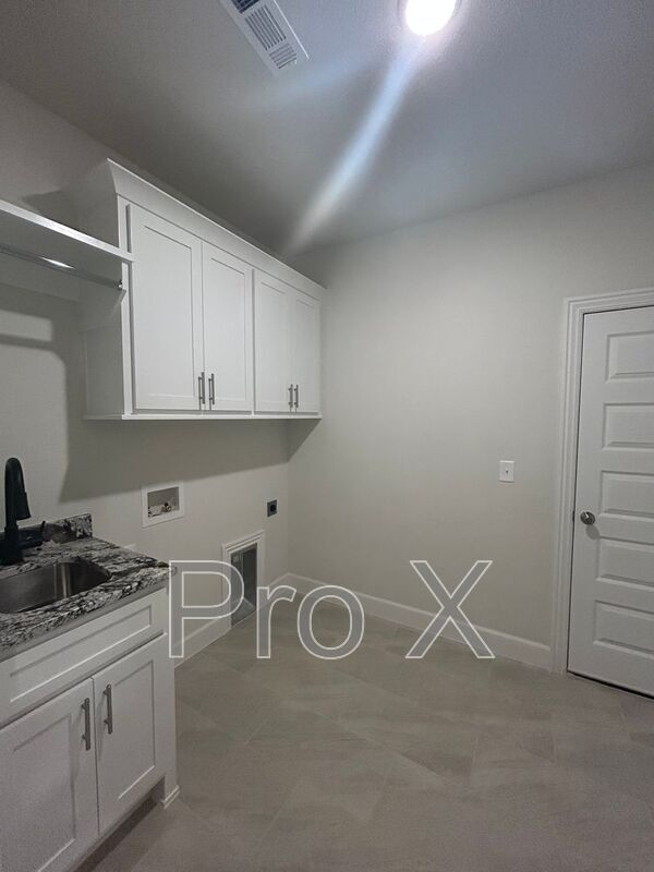 Building Photo - 2401 Salmon St