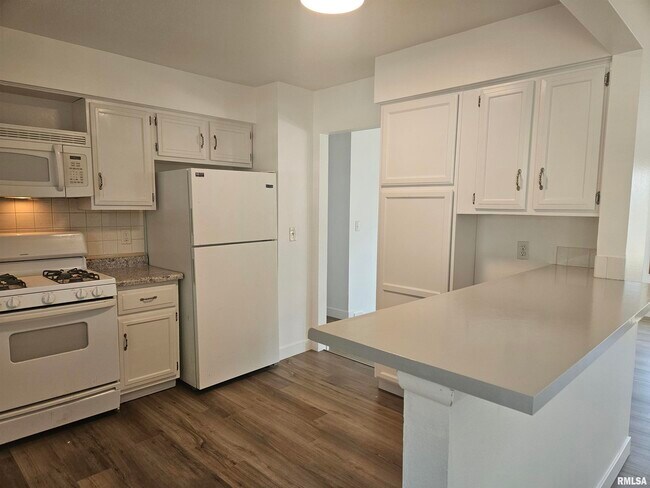 Building Photo - 2530 Saint John Ct