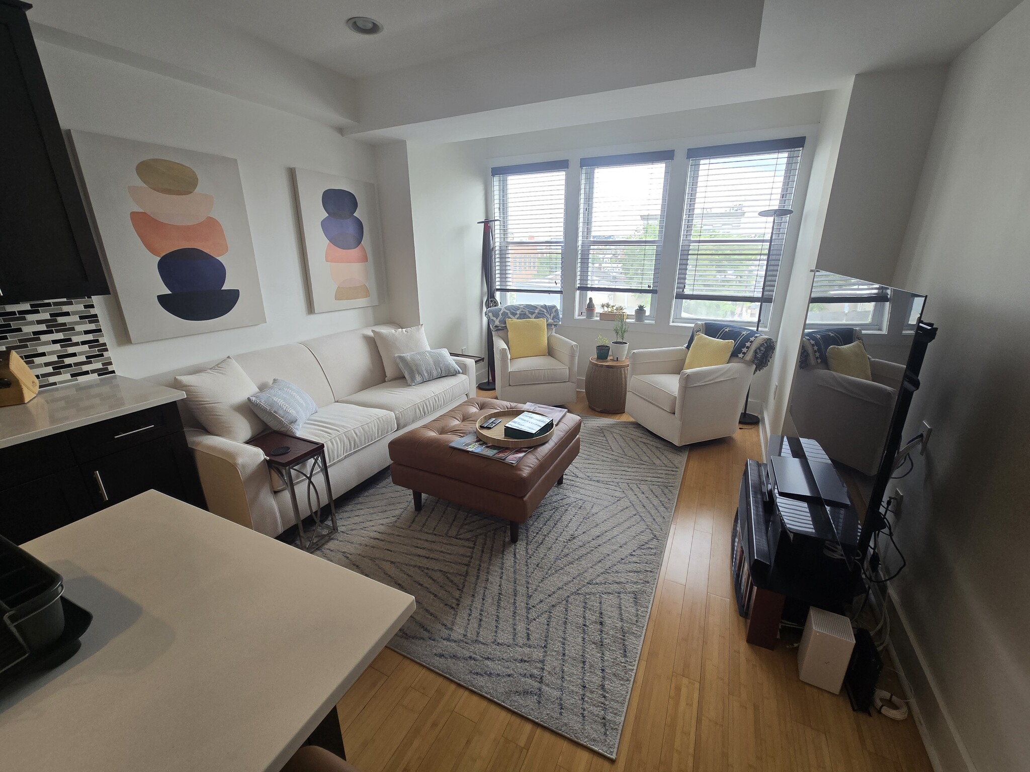 Bright and open living room space - 1013 V St NW
