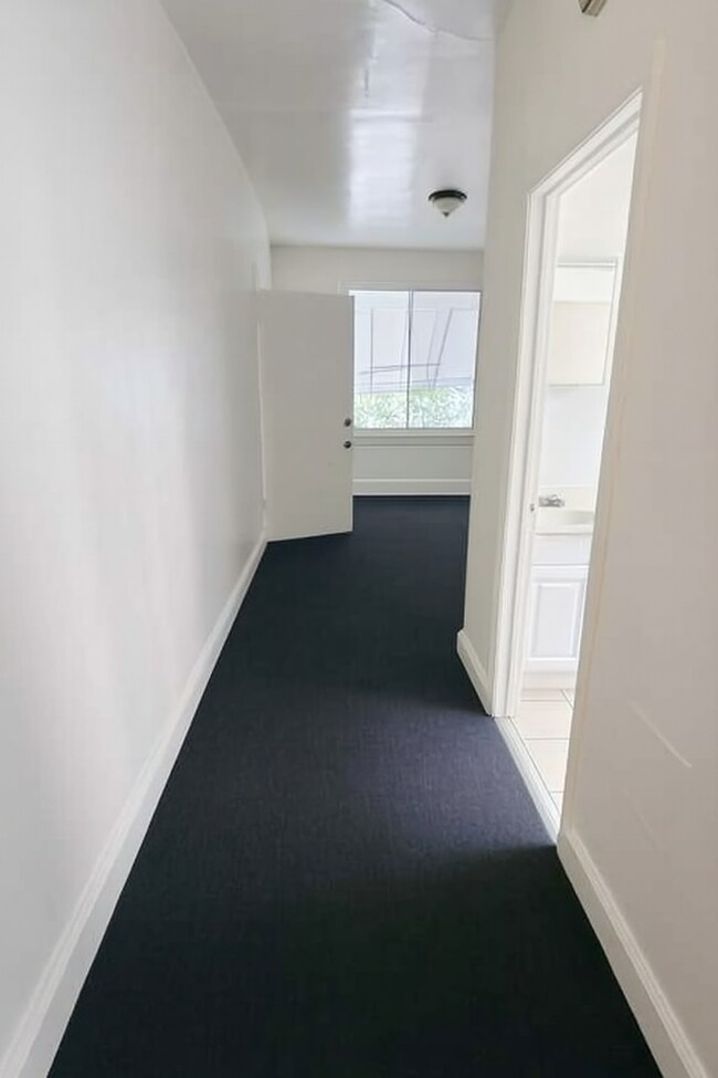 Building Photo - 4853 N Carlisle St