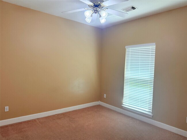 Building Photo - 5010 Rebel Ridge Dr