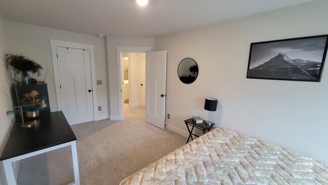 Building Photo - 3 Bed, 2.5 Bath Townhome Available in Travelers Rest
