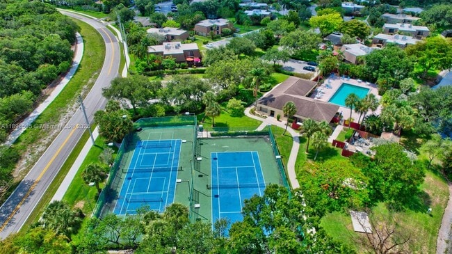 Building Photo - 2913 SW 22nd Cir