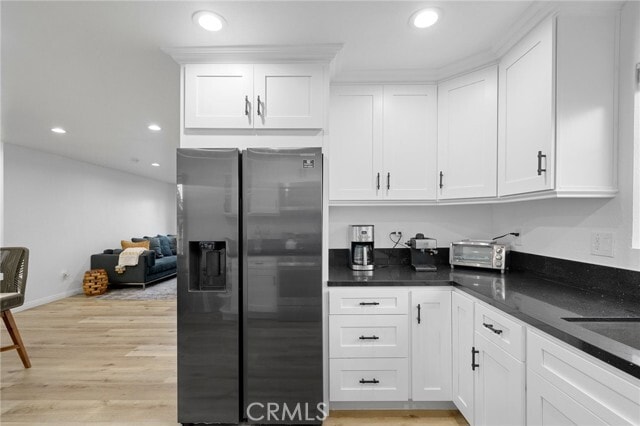 Building Photo - 329 E Lanzit Ave