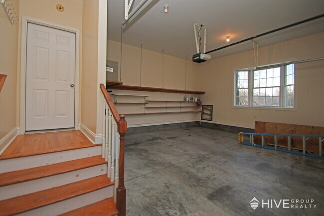 Building Photo - Peaceful One-Level Living with Mountain Views