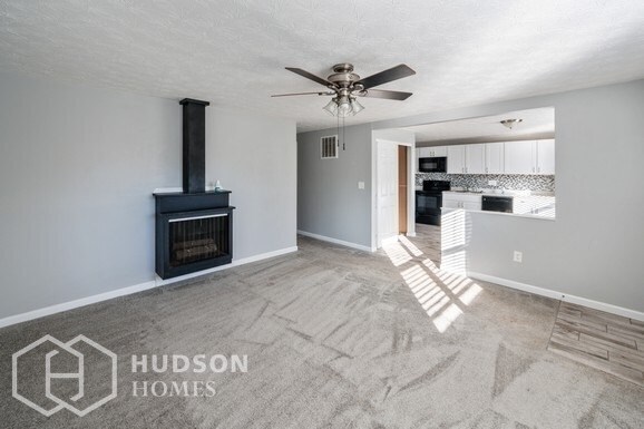 Building Photo - AVAILABLE NOW! - 2262 ROXANNA DR, CINCINNA...