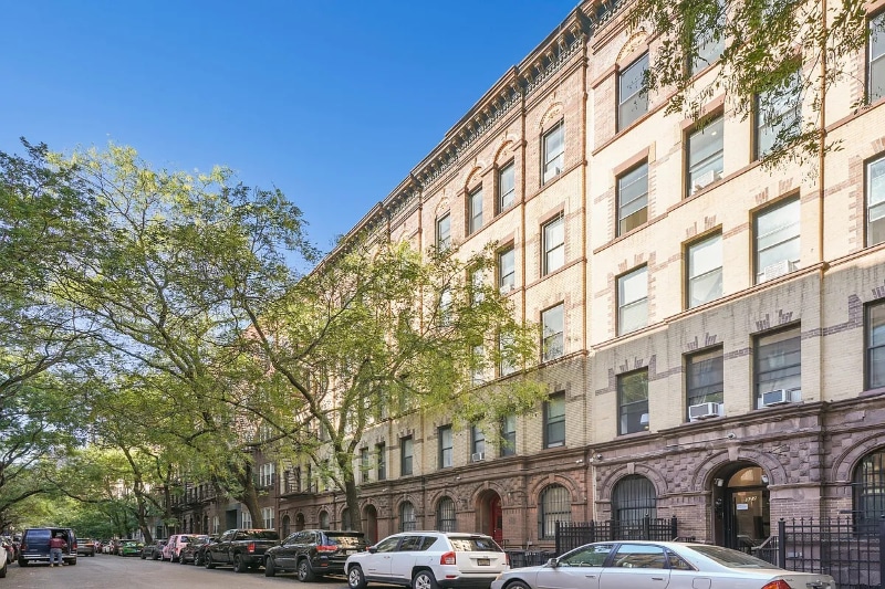 Building Photo - 325 E 89th St