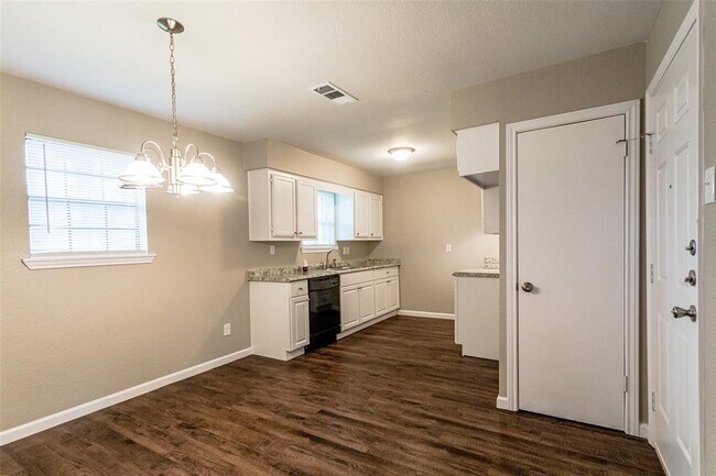 Building Photo - 10541 Cradlerock Dr