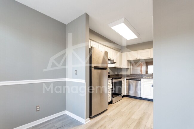 Building Photo - 5615 San Juan Ave