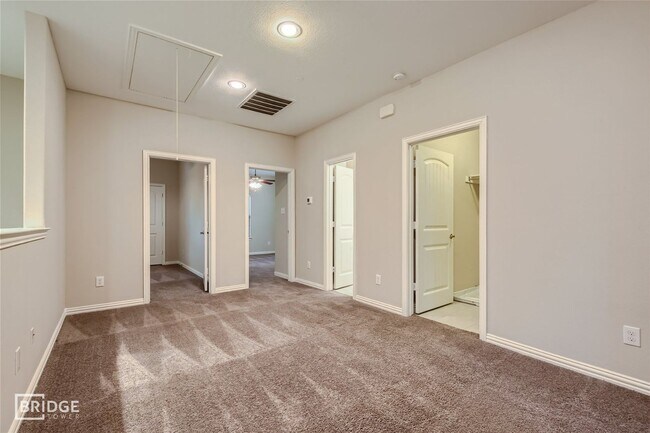 Building Photo - 1313 Lakecrest Ln