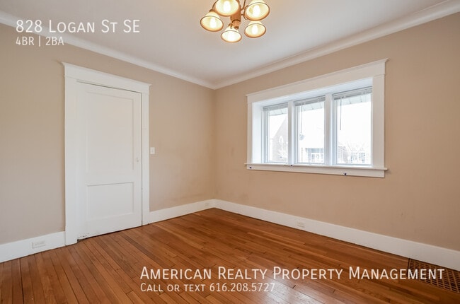 Building Photo - 828 Logan St SE