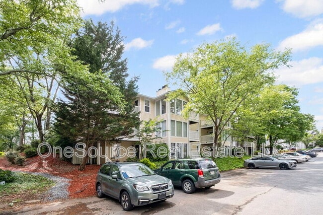 Building Photo - 1709 Augusta Dr