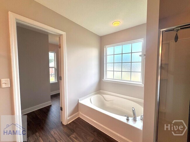 Building Photo - 309 Nashview Trail